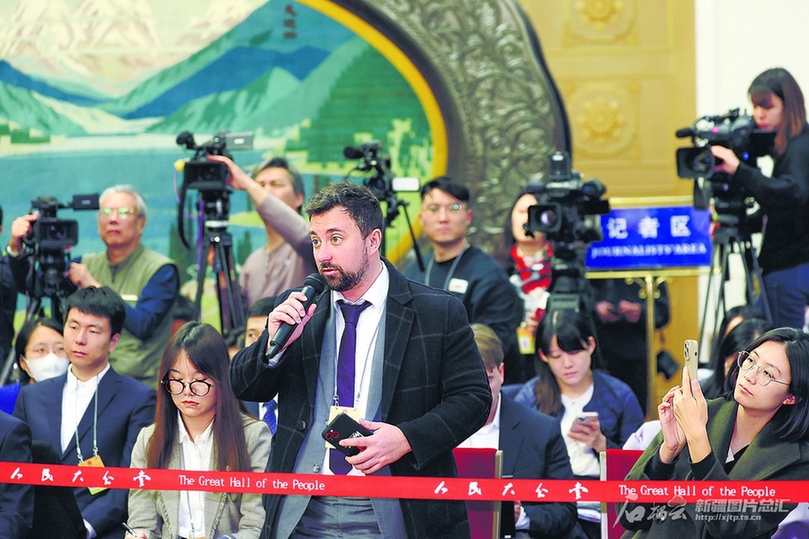 问答之间彰显新疆开放自信