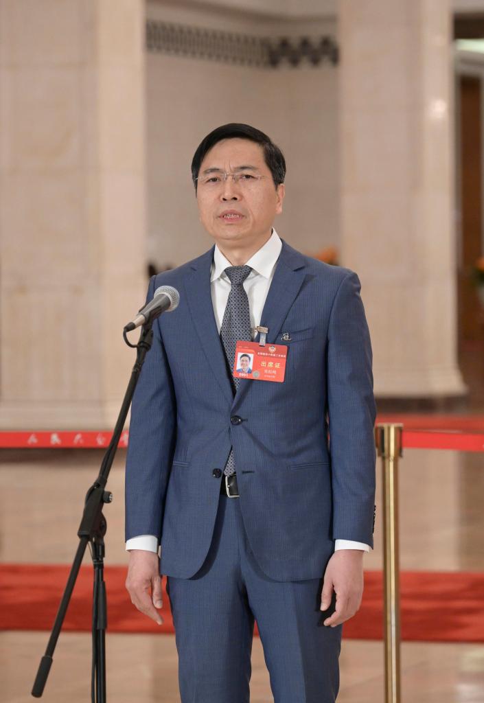 第三场“委员通道”集体采访活动举行