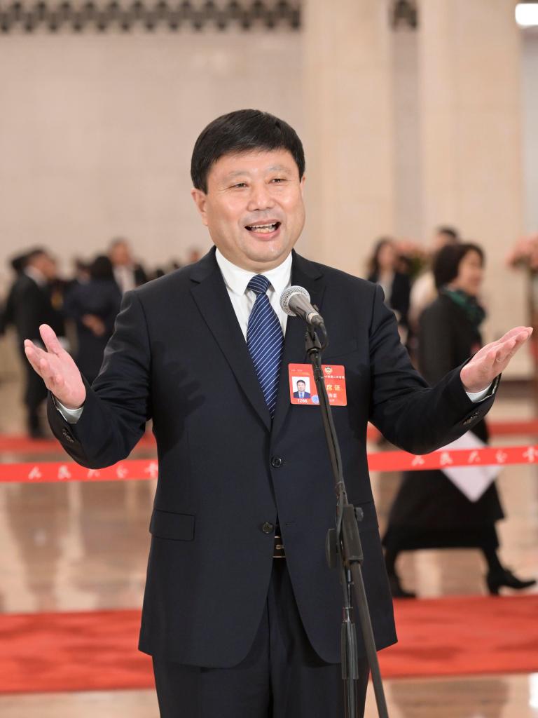 第三场“委员通道”集体采访活动举行