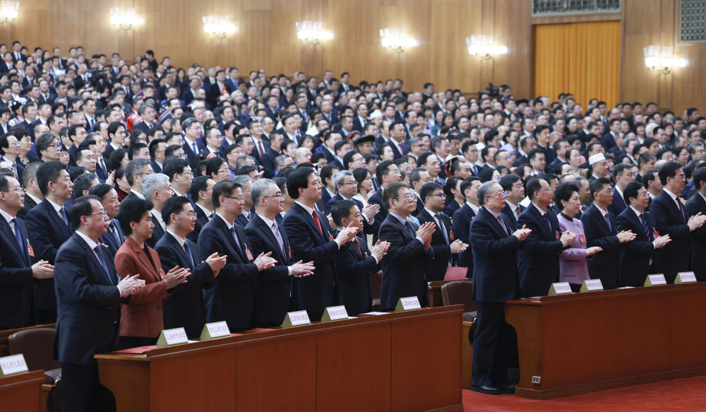 两会镜距离 | 从春天再出发