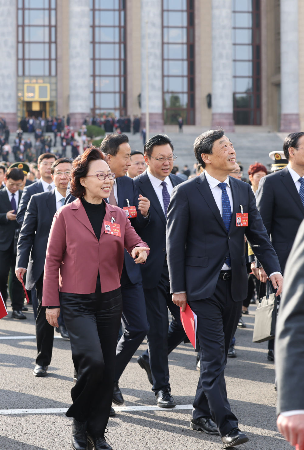 两会镜距离 | 从春天再出发