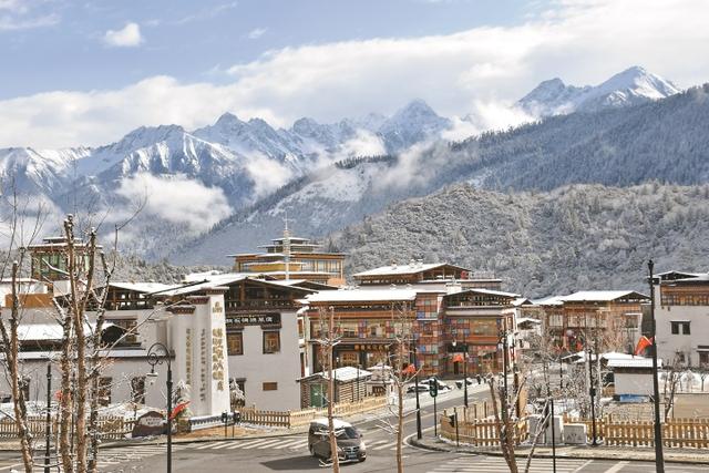 代表委员话援藏金色哈达跨越山海30年印记