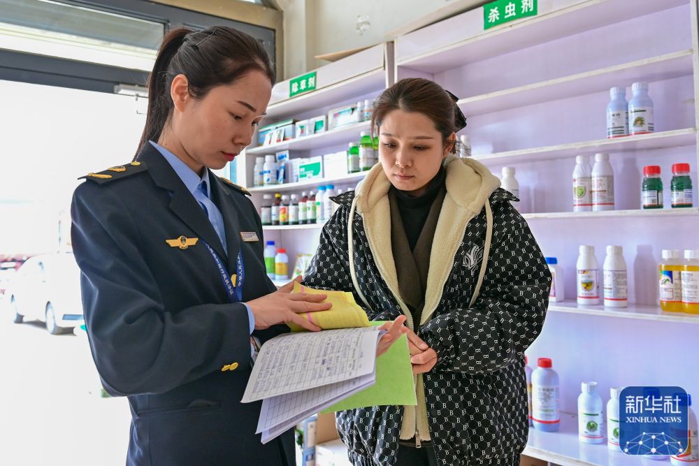 新华全媒＋丨新疆抢抓农时 农作物播种有序推进