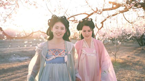 原创歌曲《杏花仙子》音乐视频正式发布 用歌声绘就“新疆第一春”的童话