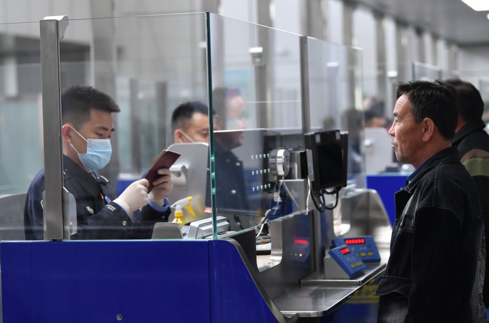 “五一”消费观察:人流涌动背后的市场活力 “五一”消费观察:人流涌动背后的市场活力