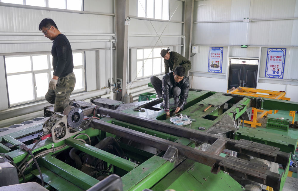 植棉天山下——新疆棉农的奋斗故事