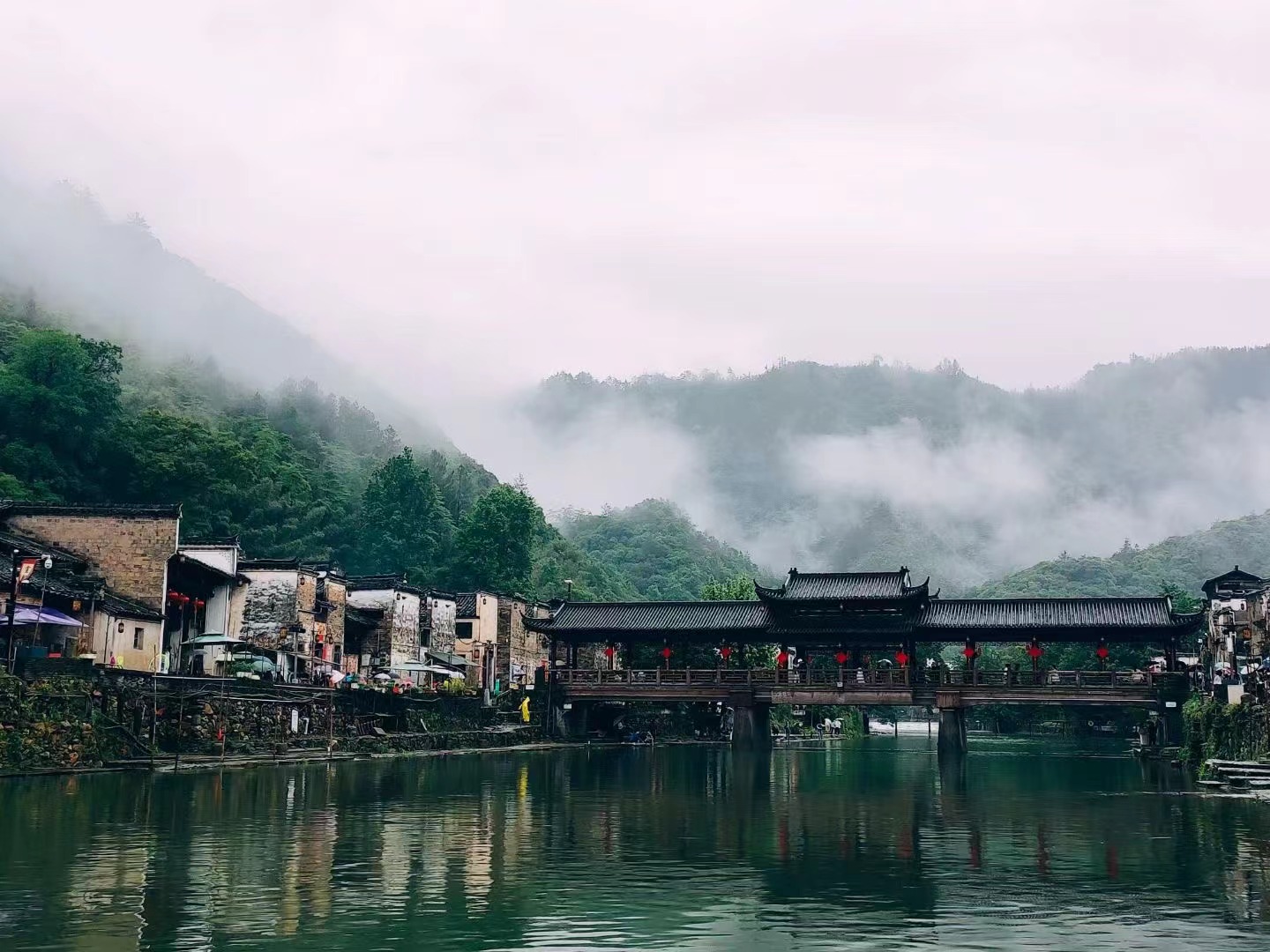 “文化味”邂逅“烟火气” 文旅消费火热一“夏”