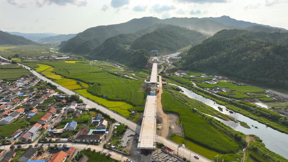 365wm完美体育念好“山字经” 奏响“四季歌”——长白山区域旅游业高质量发展实(图4)