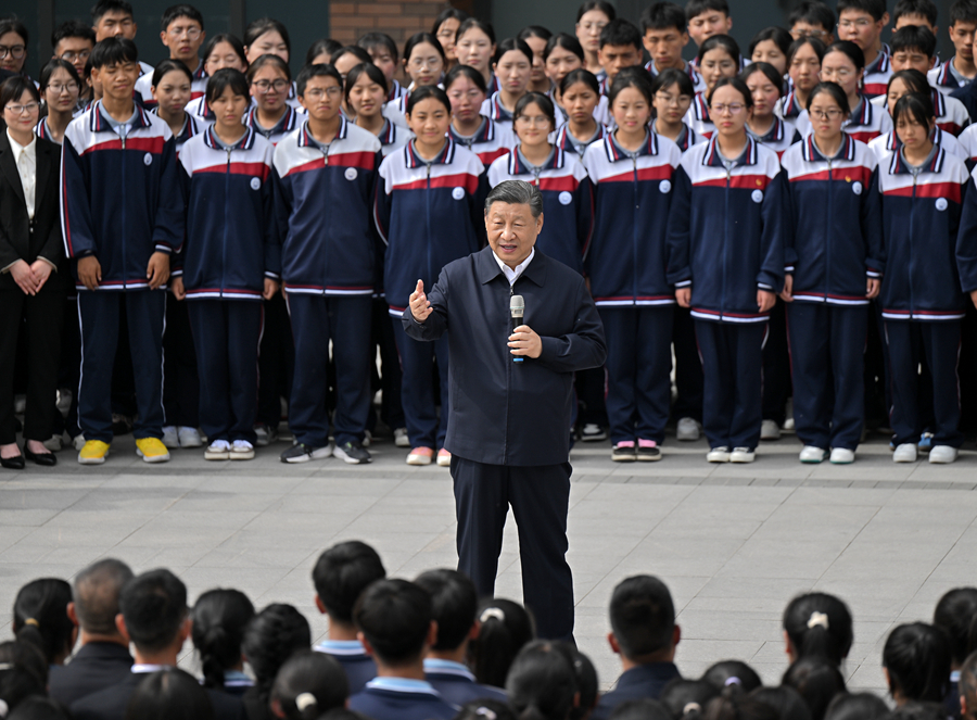 习近平在青海考察