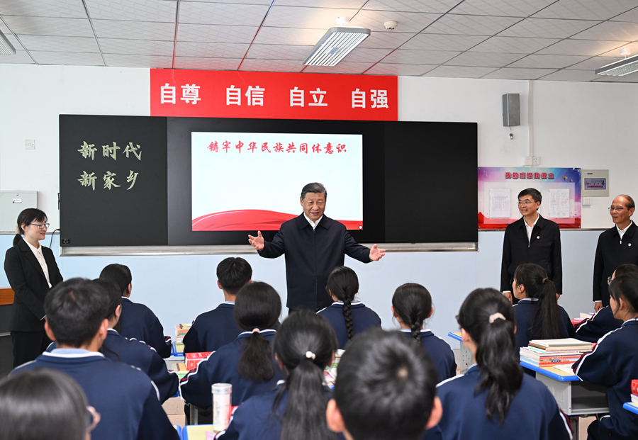 习近平在青海考察