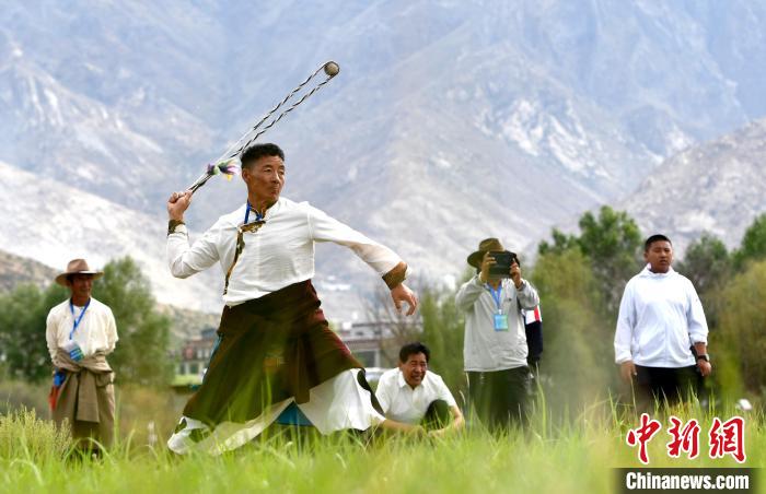 西藏民族传统体育运动从田野走进赛场