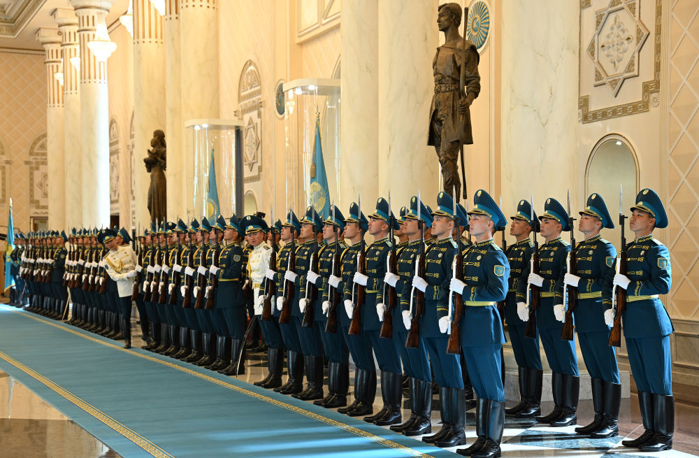 图片快讯丨习近平出席哈萨克斯坦总统托卡耶夫举行的欢迎仪式