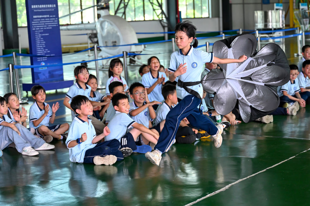 身边的改革故事｜“低空经济”，为什么会被反复@