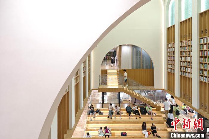 书香中觅清凉 夏日南京书店人气旺 书香中觅清凉 夏日南京书店人气旺