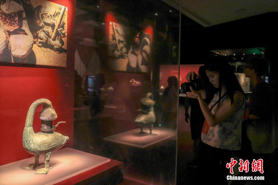 民众暑期参观南昌汉代海昏侯国遗址国家考古遗址公园 民众暑期参观南昌汉代海昏侯国遗址国家考古遗址公园