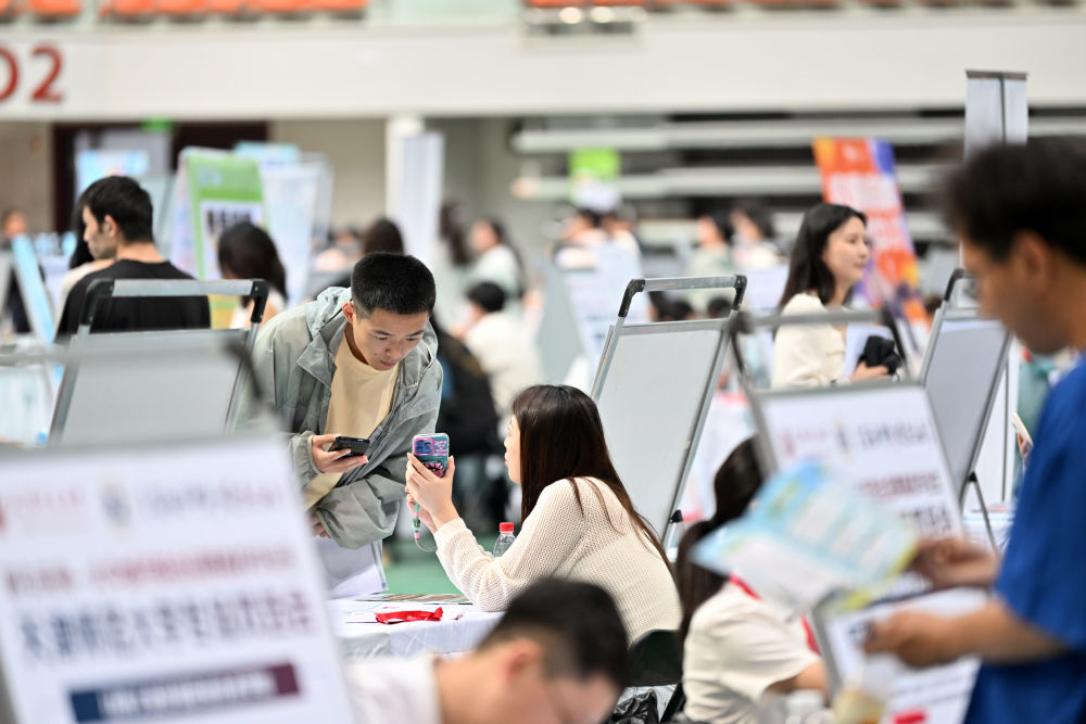 以更有力举措增强民生获得感