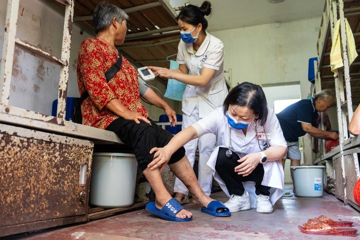 以医者仁心守护健康中国——写在第七个中国医师节到来之际