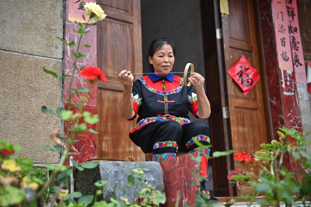 文化中国行｜麦杆花篮传承人梁秀群：花篮一编60年 花篮,麦秆,编织,梁秀群,技艺