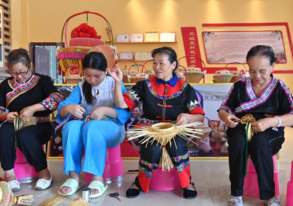 文化中国行｜麦杆花篮传承人梁秀群：花篮一编60年 花篮,麦秆,编织,梁秀群,技艺