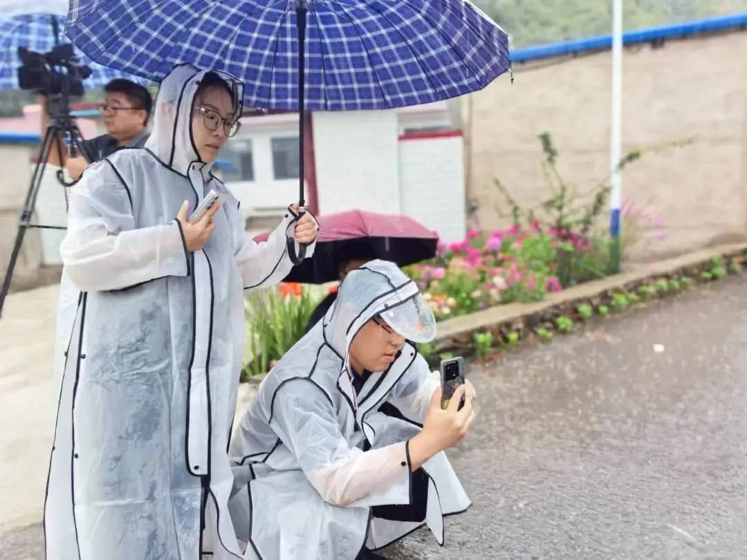 谢谢你，抗洪一线的新闻人！