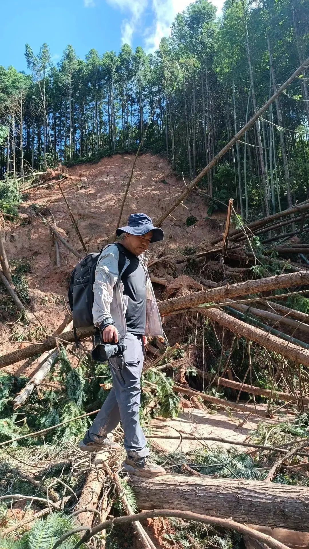 谢谢你，抗洪一线的新闻人！