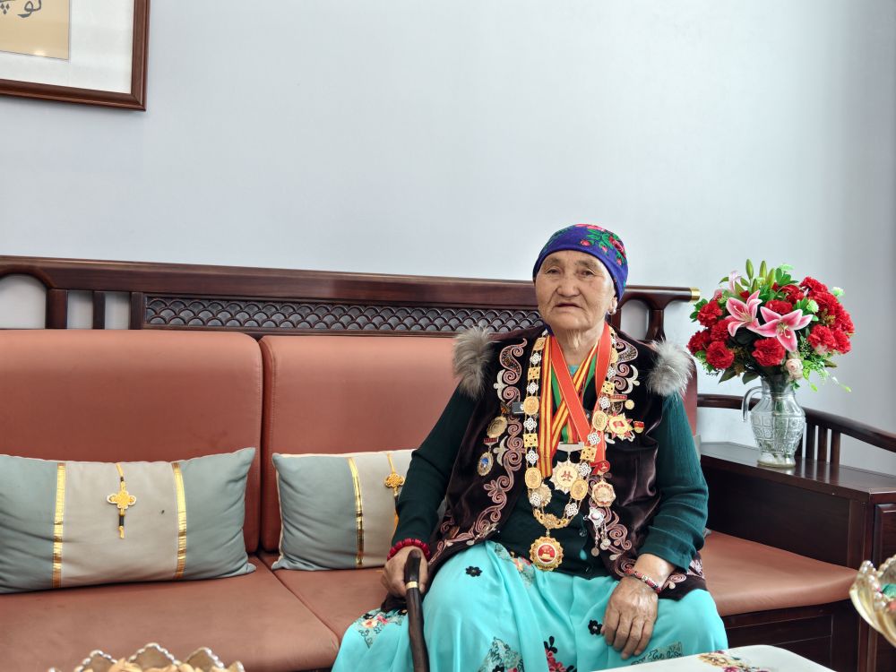 铸牢共同体 中华一家亲｜他们的名字叫护边员