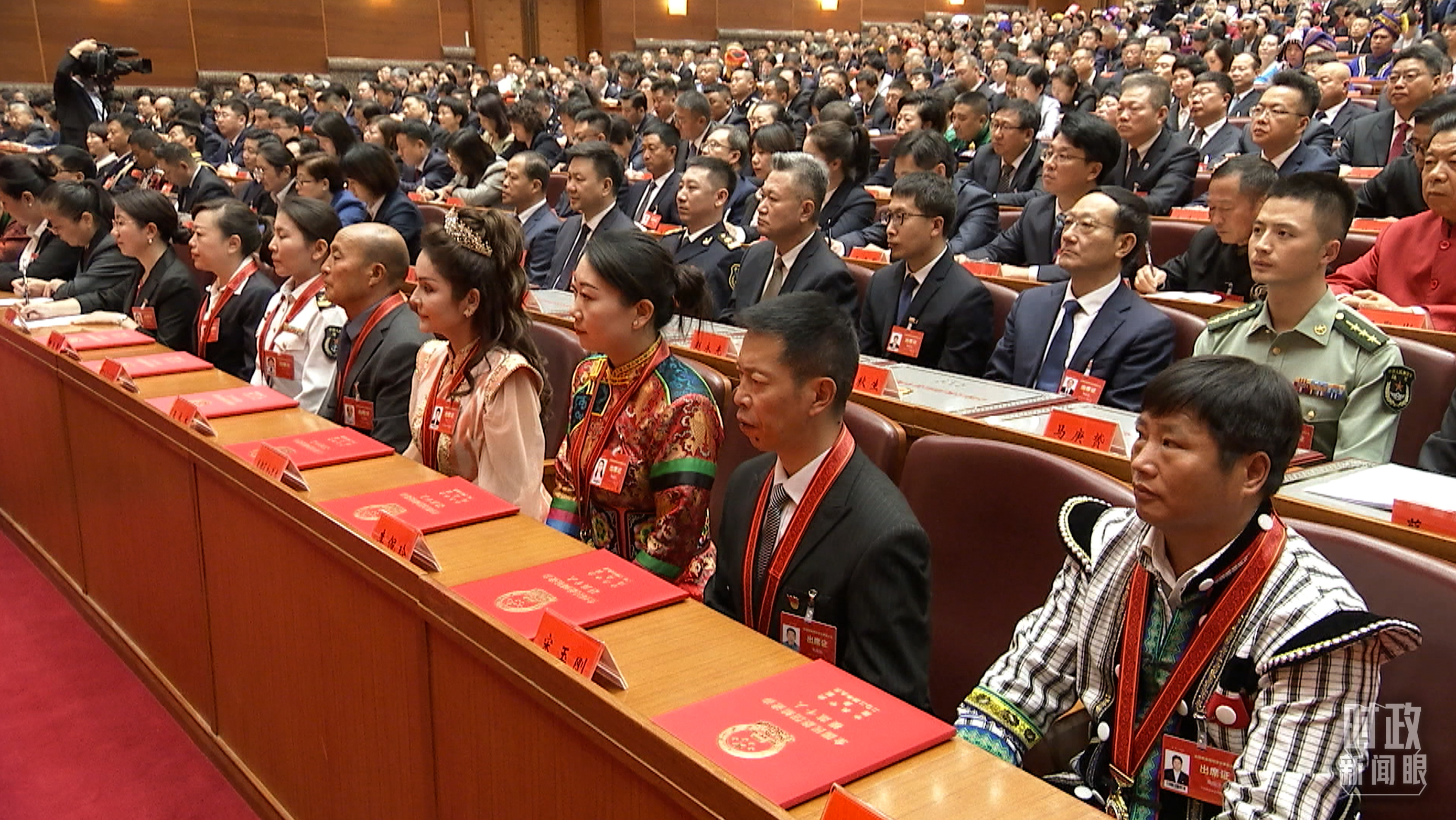 如何推进中华民族共同体建设，习近平在这次大会上提出明确要求