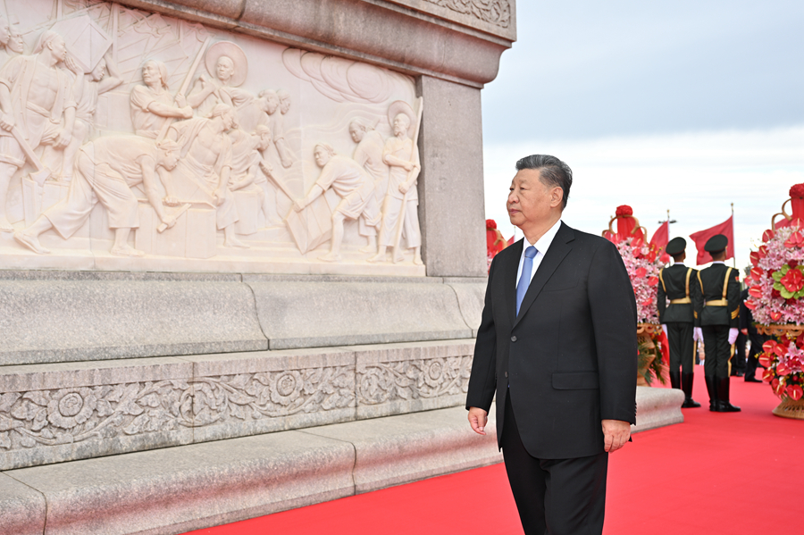 习近平等党和国家领导人出席烈士纪念日向人民英雄敬献花篮仪式