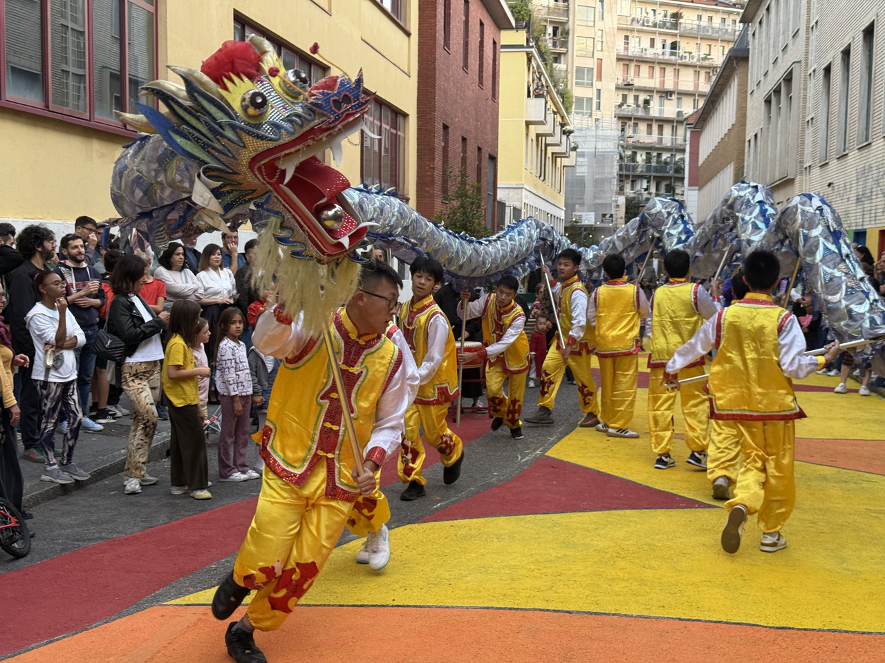 第一视点丨“爱国，是人世间最深层、最持久的情感”