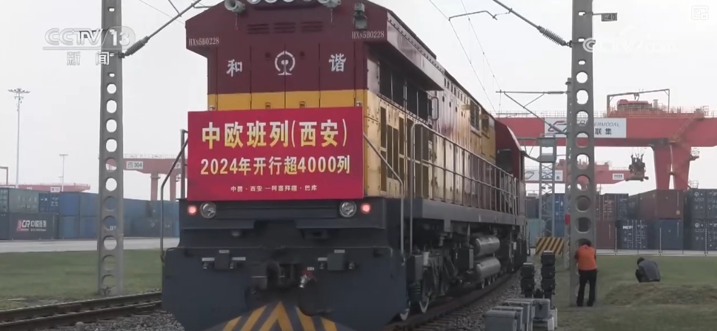 新能源汽车→油泼面、立柱架梁→联通万里，“钢铁驼队”有新变！