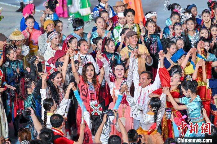 天涯共此时 民族大联欢
