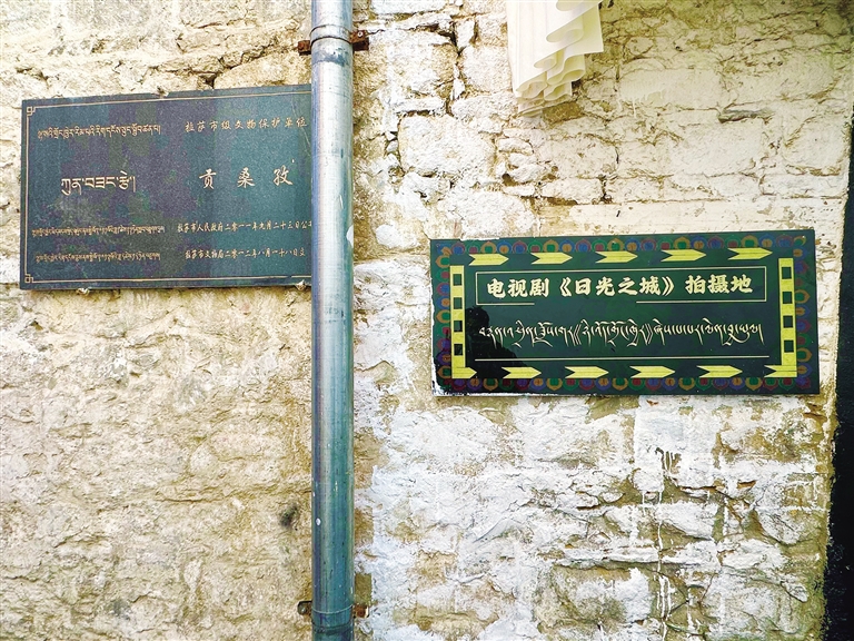 北京一幼儿园突遇搬家遭家长整体阻挡