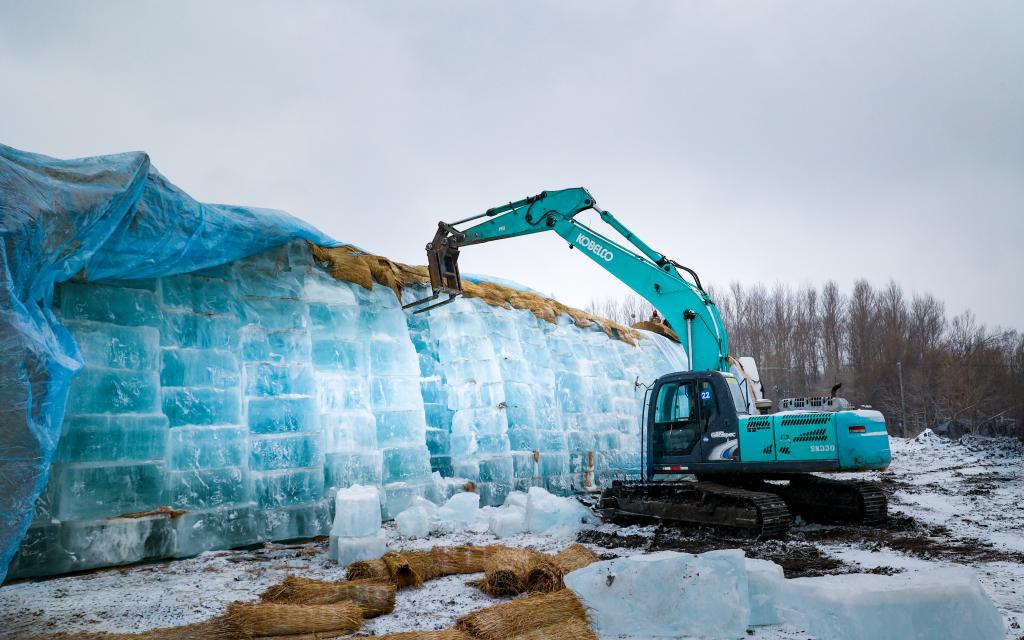 开工！哈尔滨冰雪大世界冰建施工启动