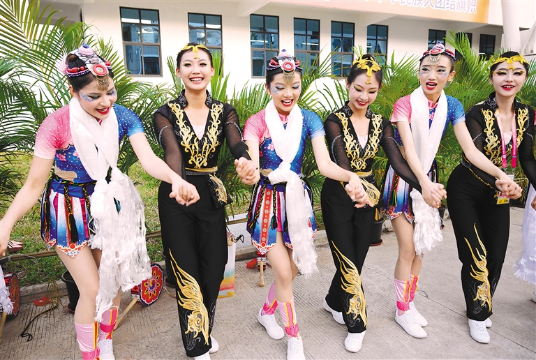 共赴体育盛会 唱响团结赞歌