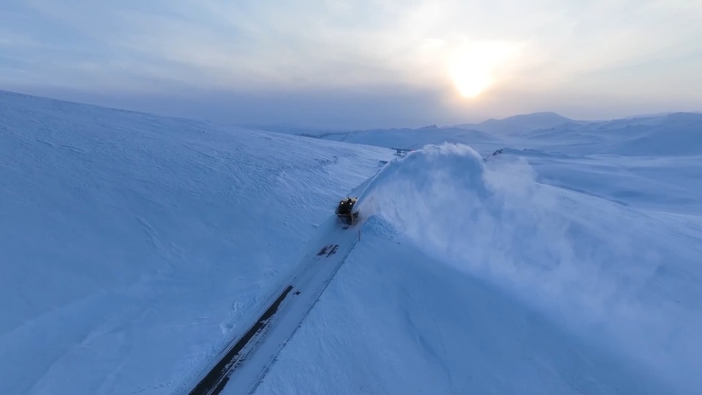 新疆阿禾公路首次冬季运营 绘就冰雪经济新“途”景