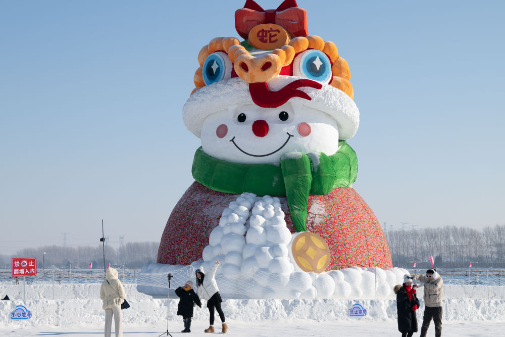 “尔滨”雪人迎八方来客