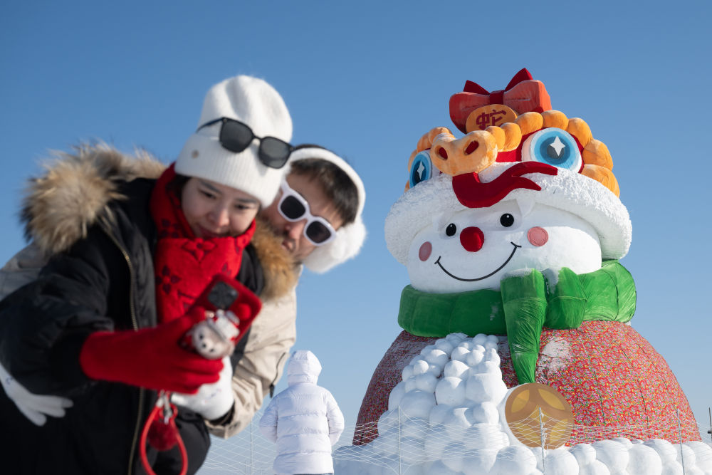 “尔滨”雪人迎八方来客