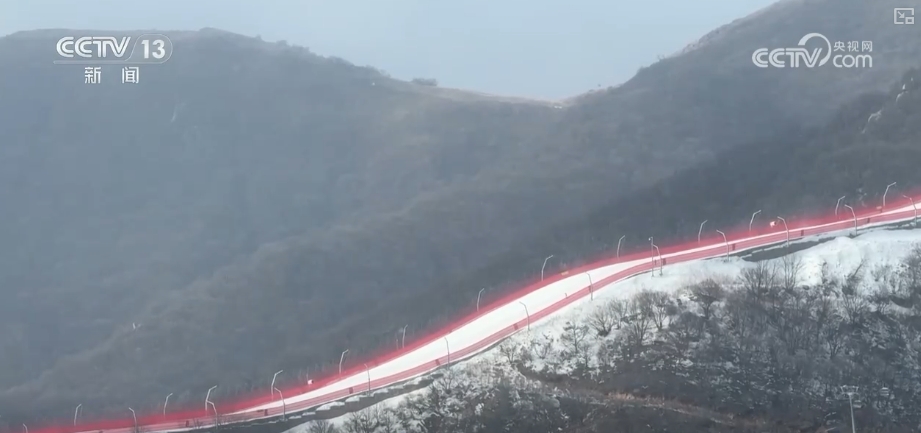 “滑雪+”牽手春節(jié)點(diǎn)亮“冰雪經(jīng)濟(jì)” 消費(fèi)新場景持續(xù)火爆