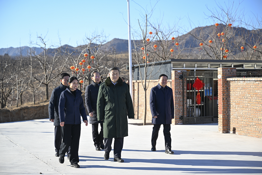 习近平春节前夕赴辽宁看望慰问基层干部群众