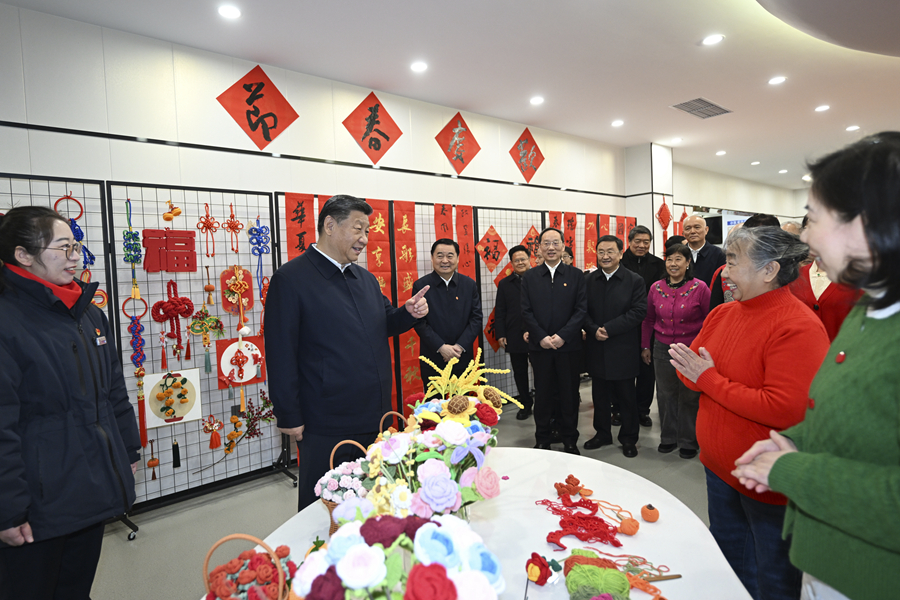 习近平春节前夕赴辽宁看望慰问基层干部群众