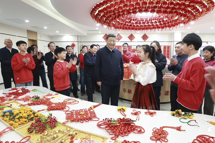 习近平春节前夕赴辽宁看望慰问基层干部群众