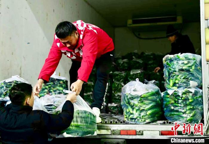 千里“鲜”行车轮急：春节餐桌背后的物流加速度