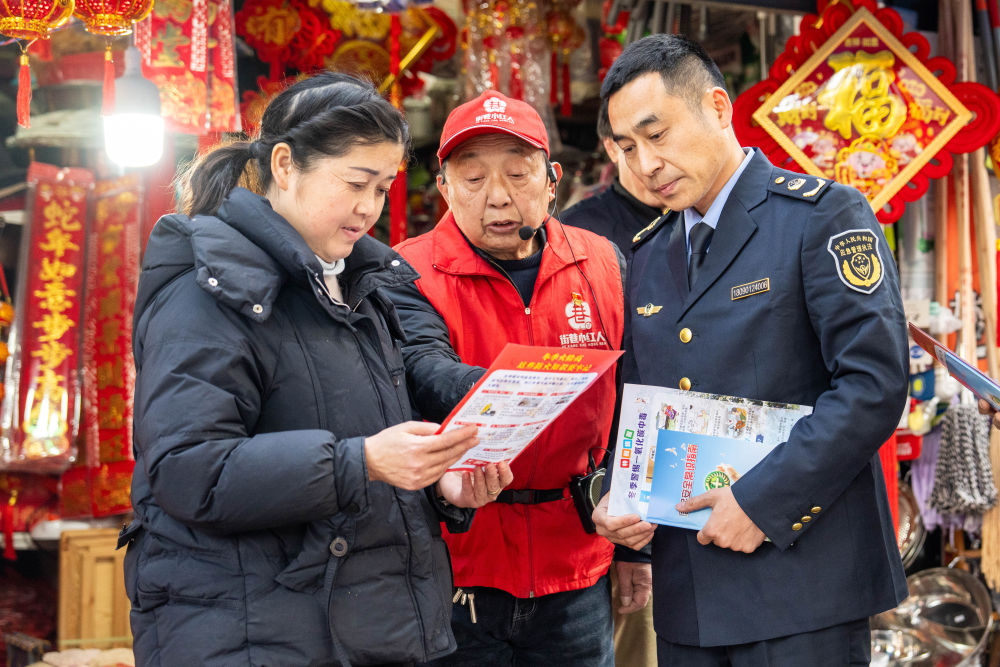 镜观·回响｜弘扬新时代雷锋精神