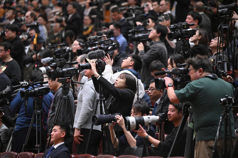 十四届全国人大三次会议开幕会在京举行