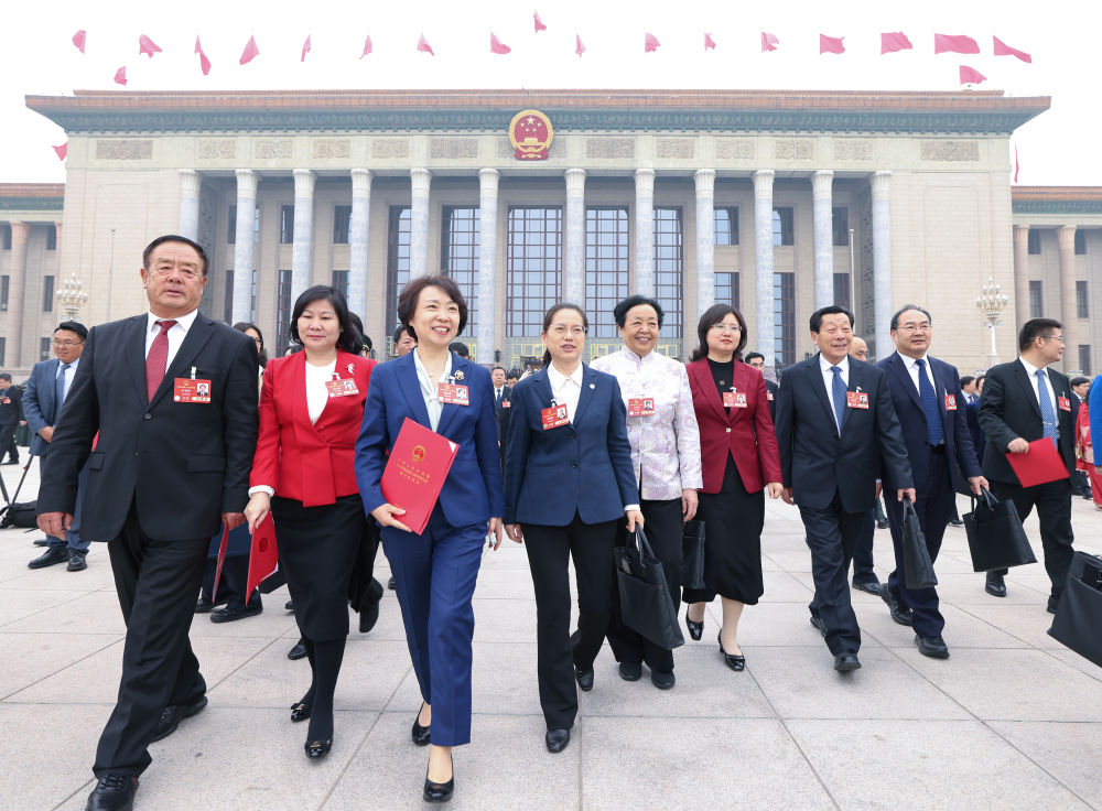 新华视点｜代表委员：带回两会精神 凝聚奋进力量