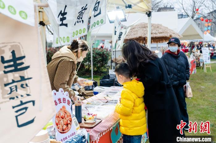 江苏无锡净慧寺庙会热闹开场 邀民众体验湖湾新生活