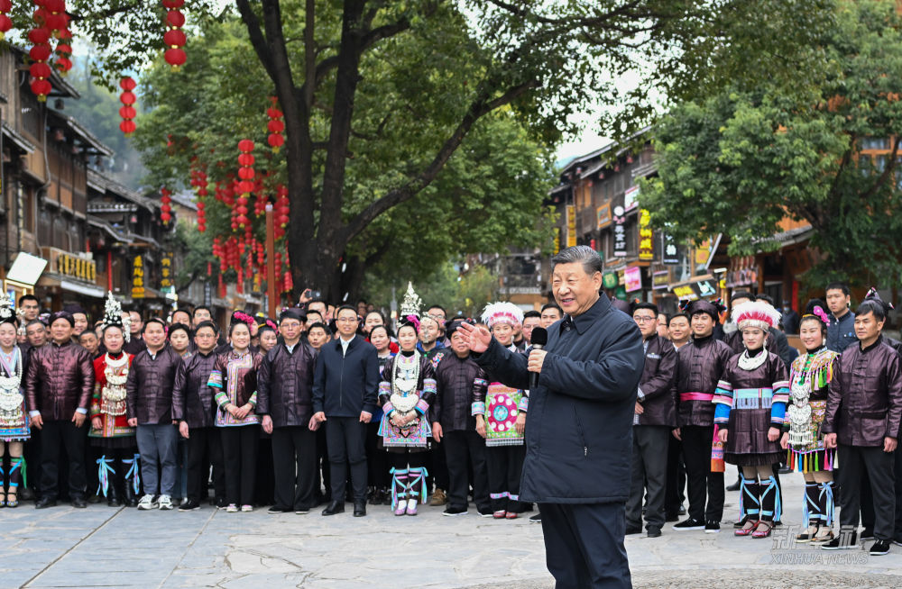 习近平在贵州黔东南州考察调研