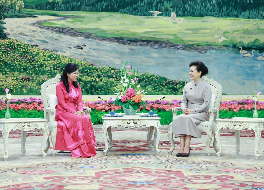 老报纸、茶香和青春——习近平促进中越友好的故事