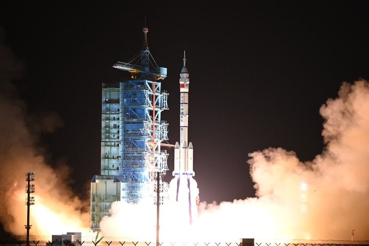 大漠长风起 神舟破云归——写在神舟十九号航天员乘组天外凯旋之际