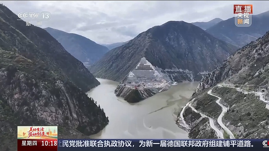 世界第一高坝首蓄成功！中国基建把奔腾水流写成“绿色能源诗”